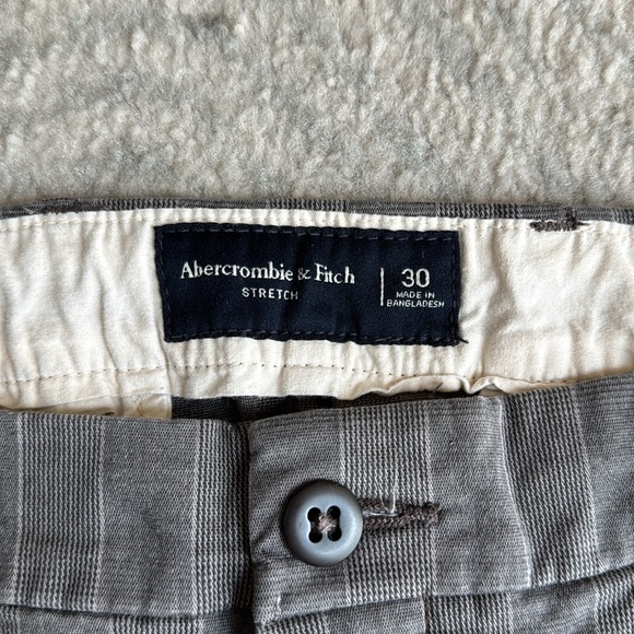 Abercrombie 5in Stretch Shorts - Picture 3 of 3